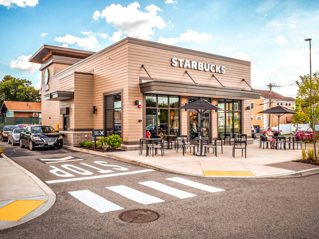 Lakeway Commons starbucks