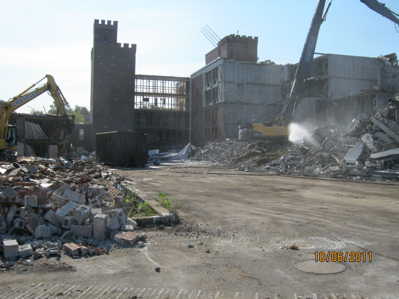 Demolition of the former Sheraton Tara Hotel site during the Hyatt Place redevelopment in Braintree, MA.