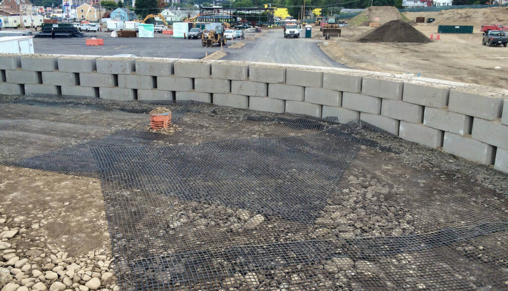 retaining wall install