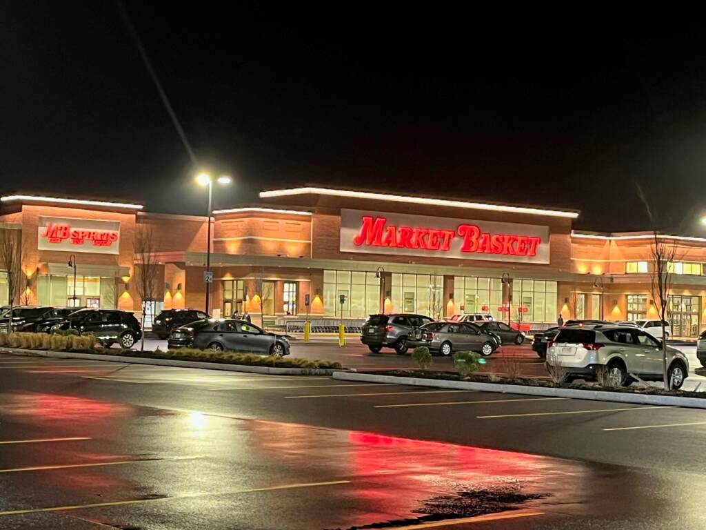 Market Basket in Shrewsbury MA at Edgemere Crossing